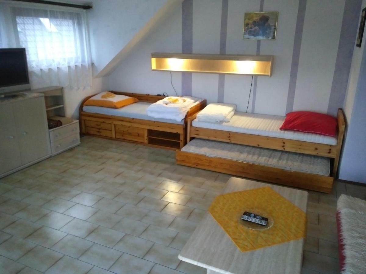 Bea's Monteurzimmer Seckach Extérieur photo