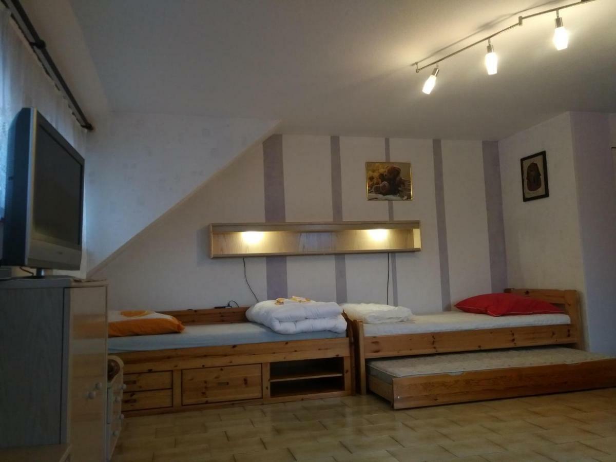 Bea's Monteurzimmer Seckach Extérieur photo
